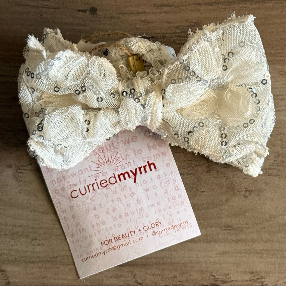Curried Myrrh Cream Sequin Bridal Bow Lace Handmade Claw Clip NWT - Picture 2 of 5